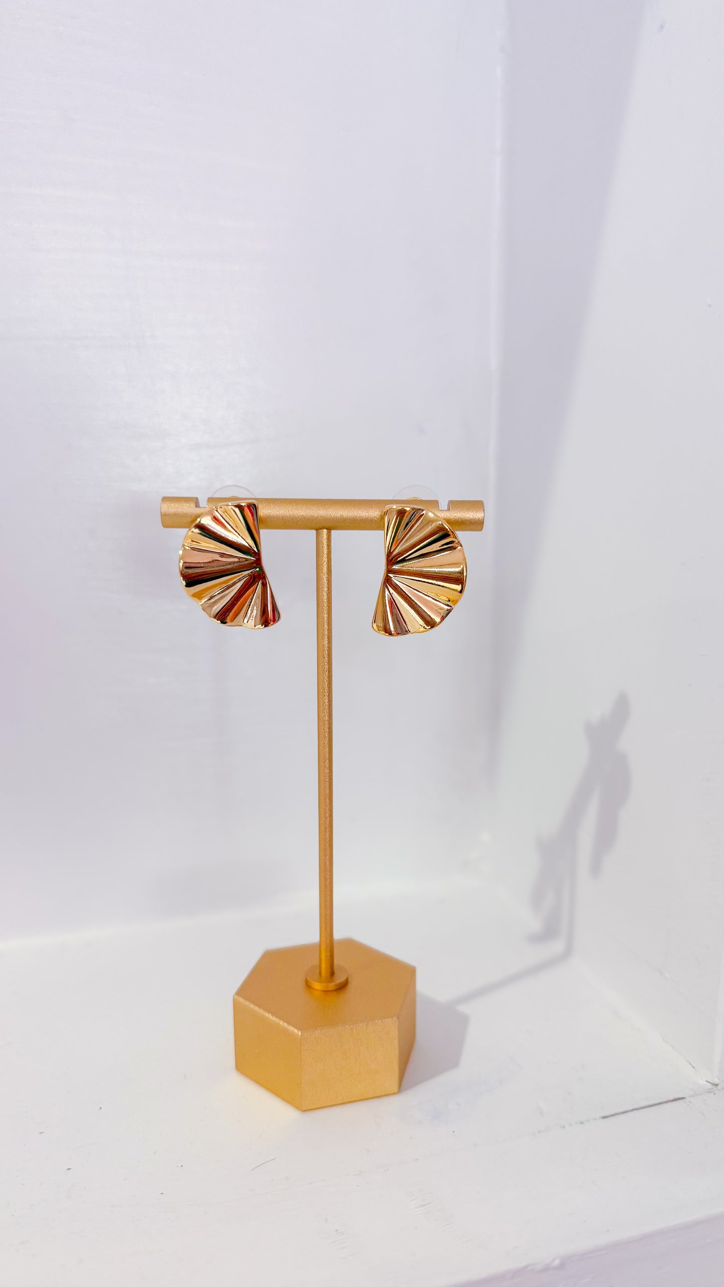 Golden Fan Earring, Gold